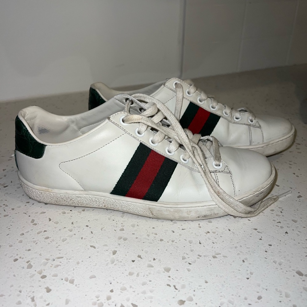 Gucci Men's White Sneakers with Red and Green Accents